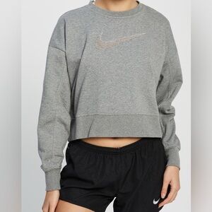 Nike oversized Crop Crewneck Sweatshirt